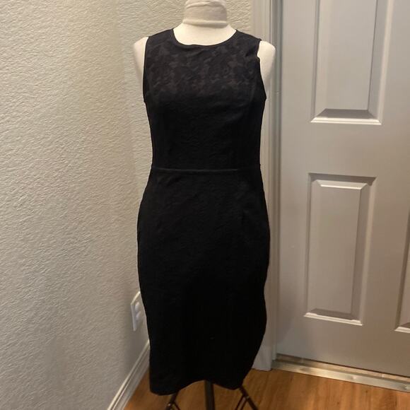 Ann Taylor Black Lace Midi Fitted Cocktail Dress EUC Sz 6 Polyester Sleeveless - Picture 1 of 12